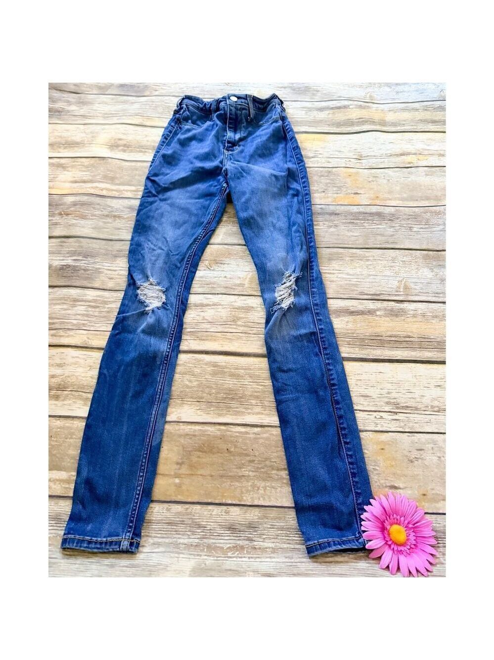 2 PAIR HOLLISTER JEANS - Picture 11 of 13